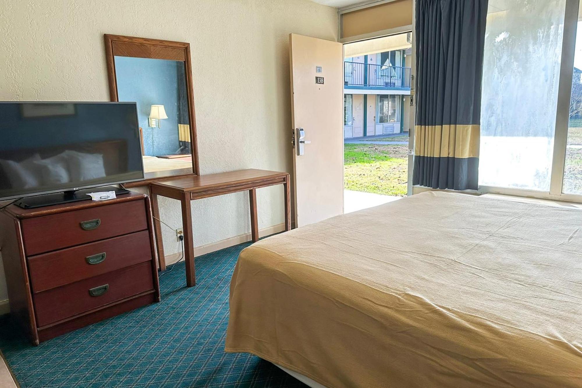 Super Inn & Suites By Oyo Milledgeville Eksteriør bilde